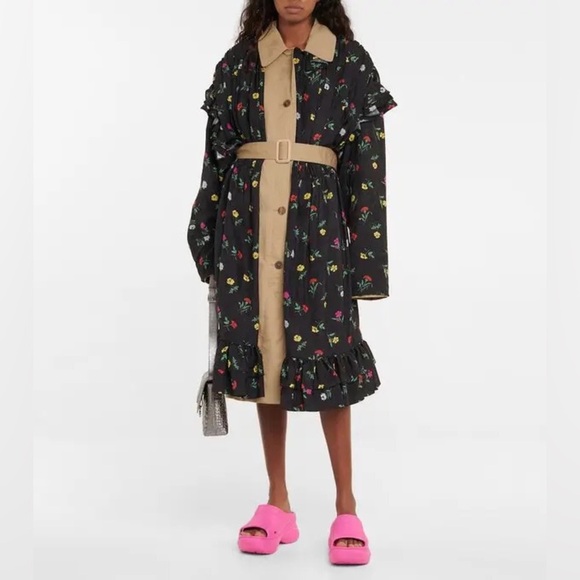 BALENCIAGA
Pool Crocs™ Rubber Mules - Picture 5 of 7